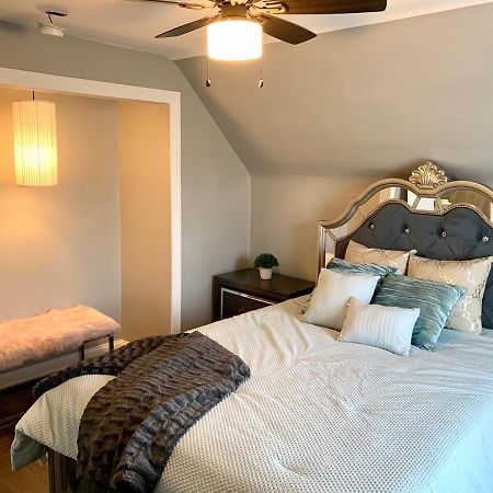 The Oakwood Cottage- With Private Yard & Parking, Minutes From Falls & Casino By Niagara Hospitality Niagarafälle Exterior foto