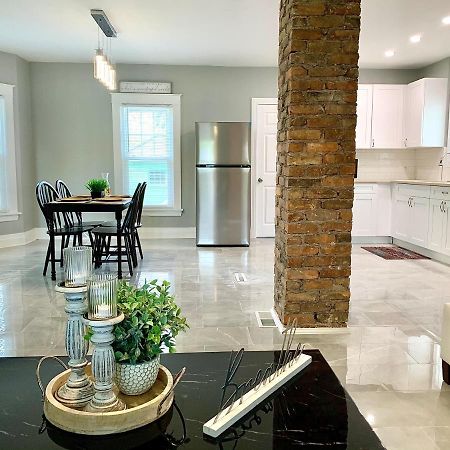 The Oakwood Cottage- With Private Yard & Parking, Minutes From Falls & Casino By Niagara Hospitality Niagarafälle Exterior foto