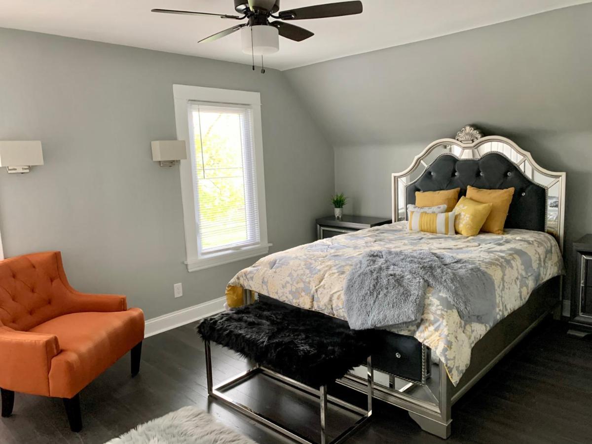 The Oakwood Cottage- With Private Yard & Parking, Minutes From Falls & Casino By Niagara Hospitality Niagarafälle Exterior foto